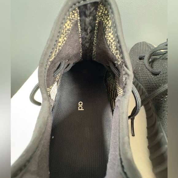 Yeezy Boost 350 V2 ‘Green’ – Size 10.5 - Picture 9 of 16